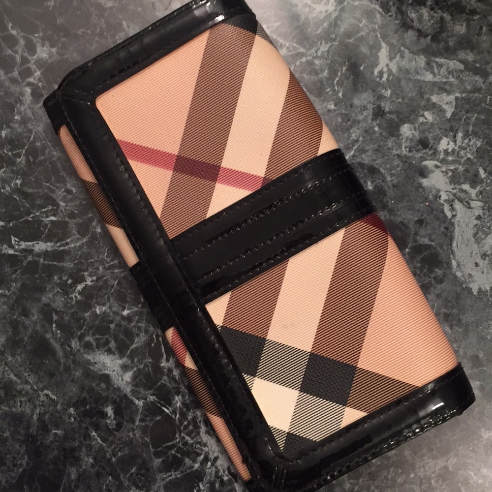Burberry wallet